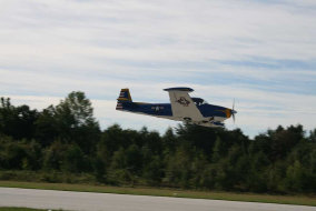 fly_in_fun021003.jpg